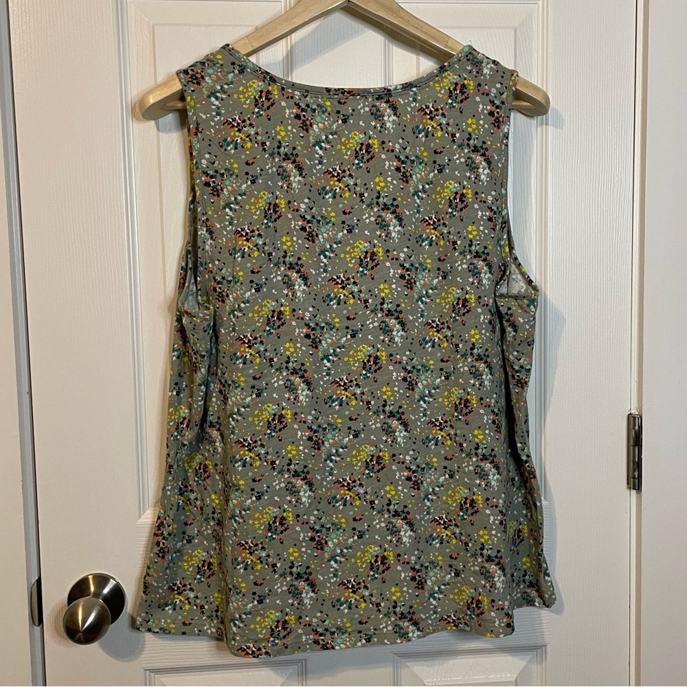 Boden gray ruffled trim scoop neck tank top w/ floral pattern sz 18R - Picture 5 of 8